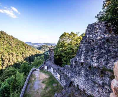 Die Unterburg mit Blick auf die Westmauer